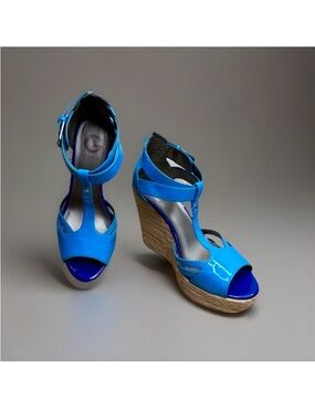 Guess Blue Patent Leather T-Strap Heels Size 7.5 Turquoise Espadrille Pump Cute